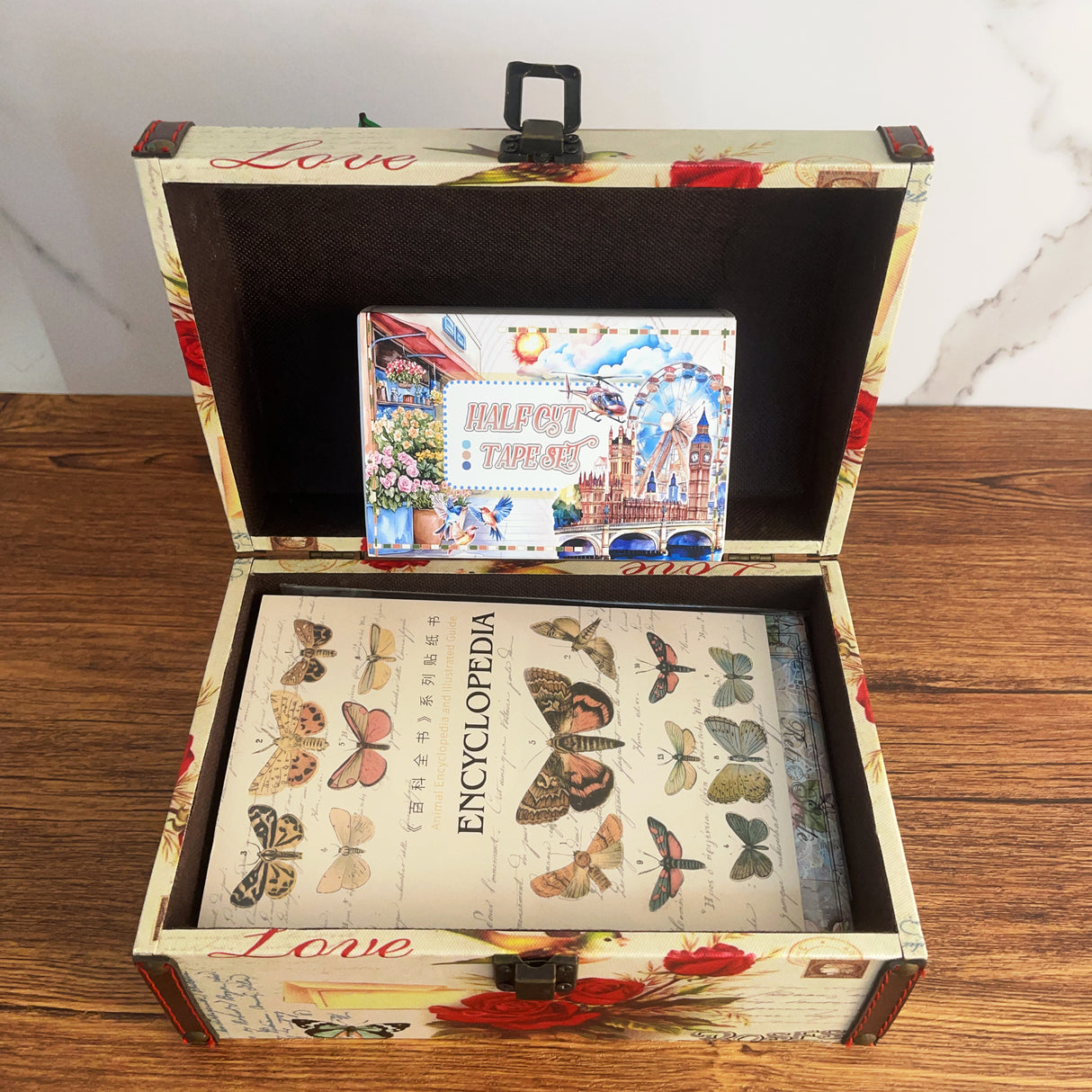 Unique flora bundle with unique box