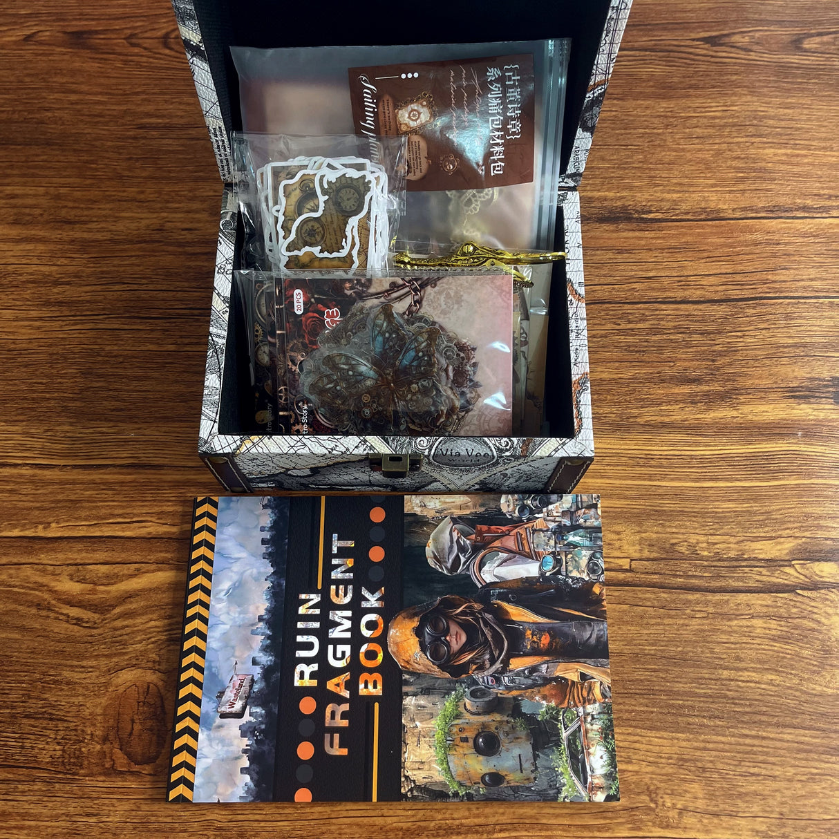 Steampunk journaling bundle with map suitcase(A260827)